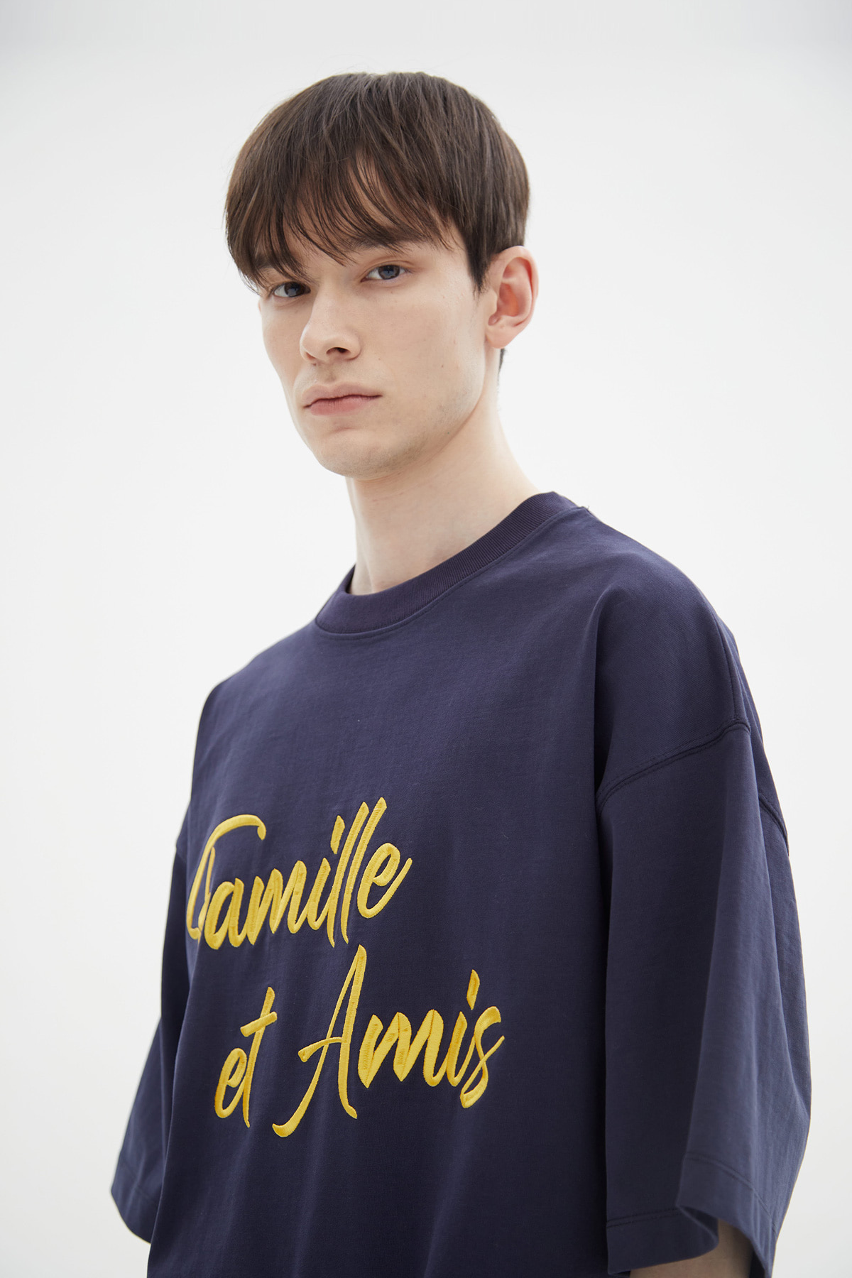 FAMILLE EMBROIDERY OVER FIT T-SHIRT(NAVY)
